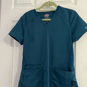 Teal V-Neck Scrub Top & Pants Set - NEVER WORN